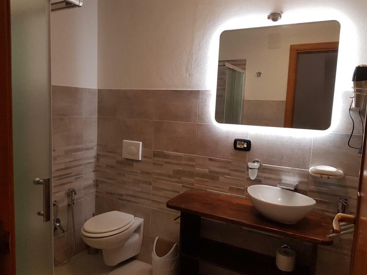 Casa Vacanze Valentina Porto Conte Exterior photo